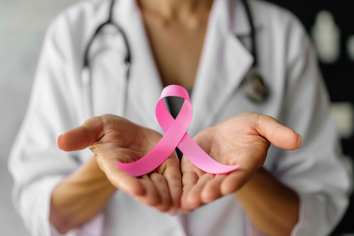 Interview with sonographer Dr. Villa: breast ultrasound as the first step for prevention.
